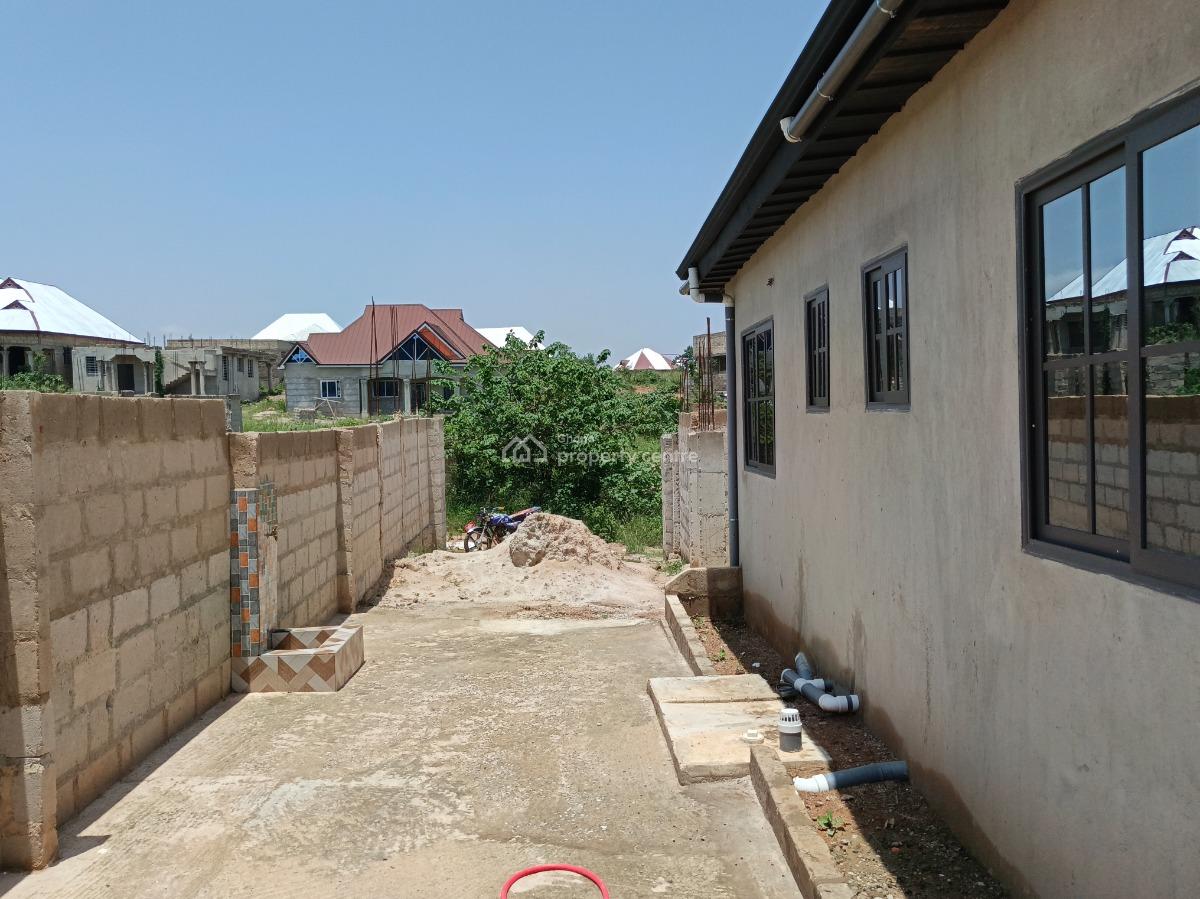 4 Bedrooms, Adesina, Near Kenyasi Abrem., Kumasi Metropolitan, Ashanti, House for Sale