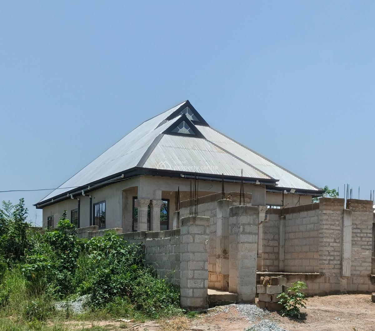 4 Bedrooms, Adesina, Near Kenyasi Abrem., Kumasi Metropolitan, Ashanti, House for Sale
