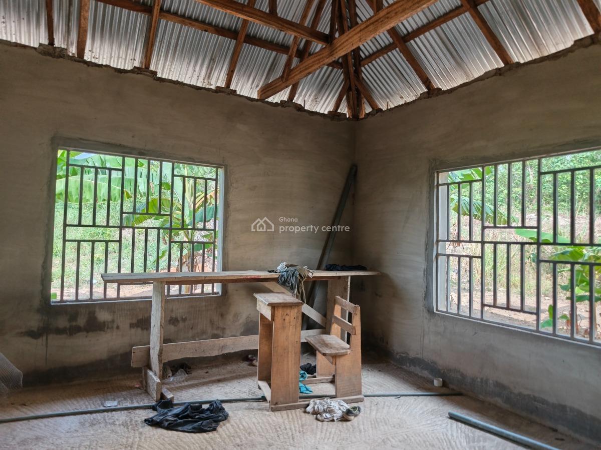 5 Bedrooms, Abrade, Near Mampongteng Fawoade., Kumasi Metropolitan, Ashanti, House for Sale