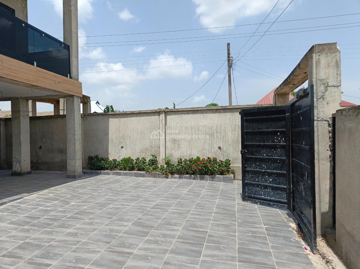 3 Bedrooms House, Fawoade, on Tafo Pankrono Road., Kumasi Metropolitan, Ashanti, House for Sale