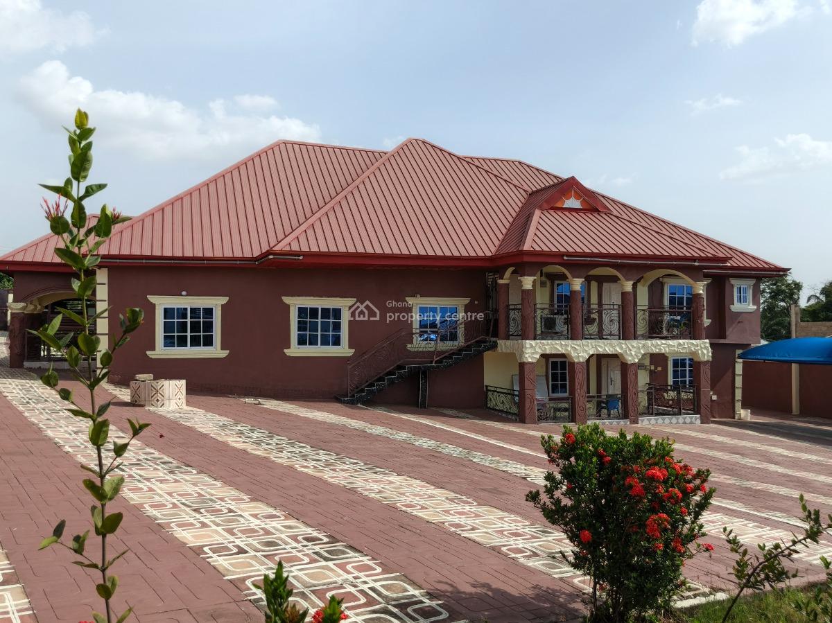 8 Bedrooms.   ( on 2 Plots), Atimatim Adubinso, Near Pankrono., Kumasi Metropolitan, Ashanti, House for Sale