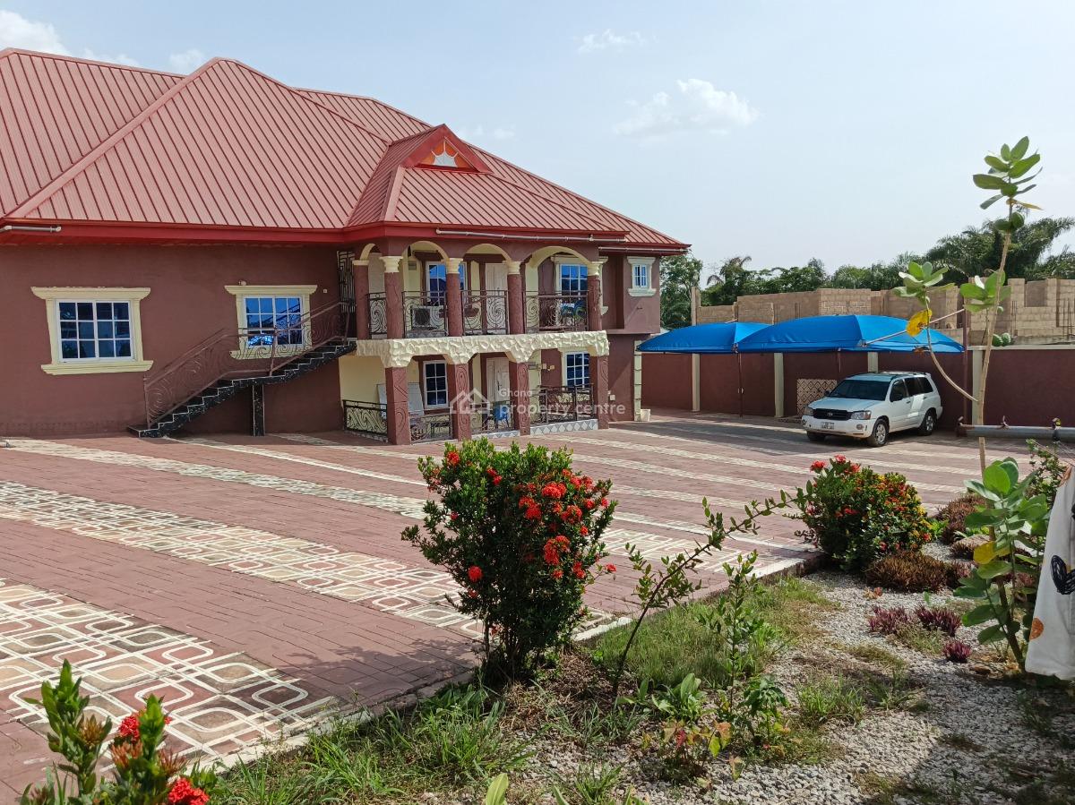 8 Bedrooms.   ( on 2 Plots), Atimatim Adubinso, Near Pankrono., Kumasi Metropolitan, Ashanti, House for Sale