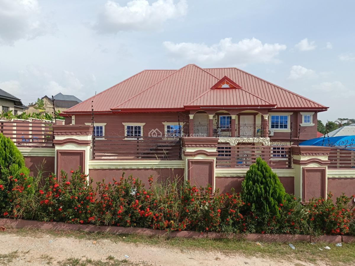 8 Bedrooms.   ( on 2 Plots), Atimatim Adubinso, Near Pankrono., Kumasi Metropolitan, Ashanti, House for Sale