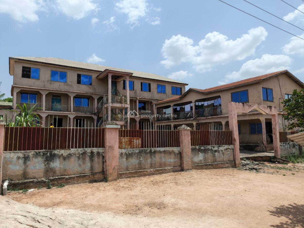 School         ( 18 Class Rooms), Fawoade, on Tafo Pankrono Road., Kumasi Metropolitan, Ashanti, School for Sale