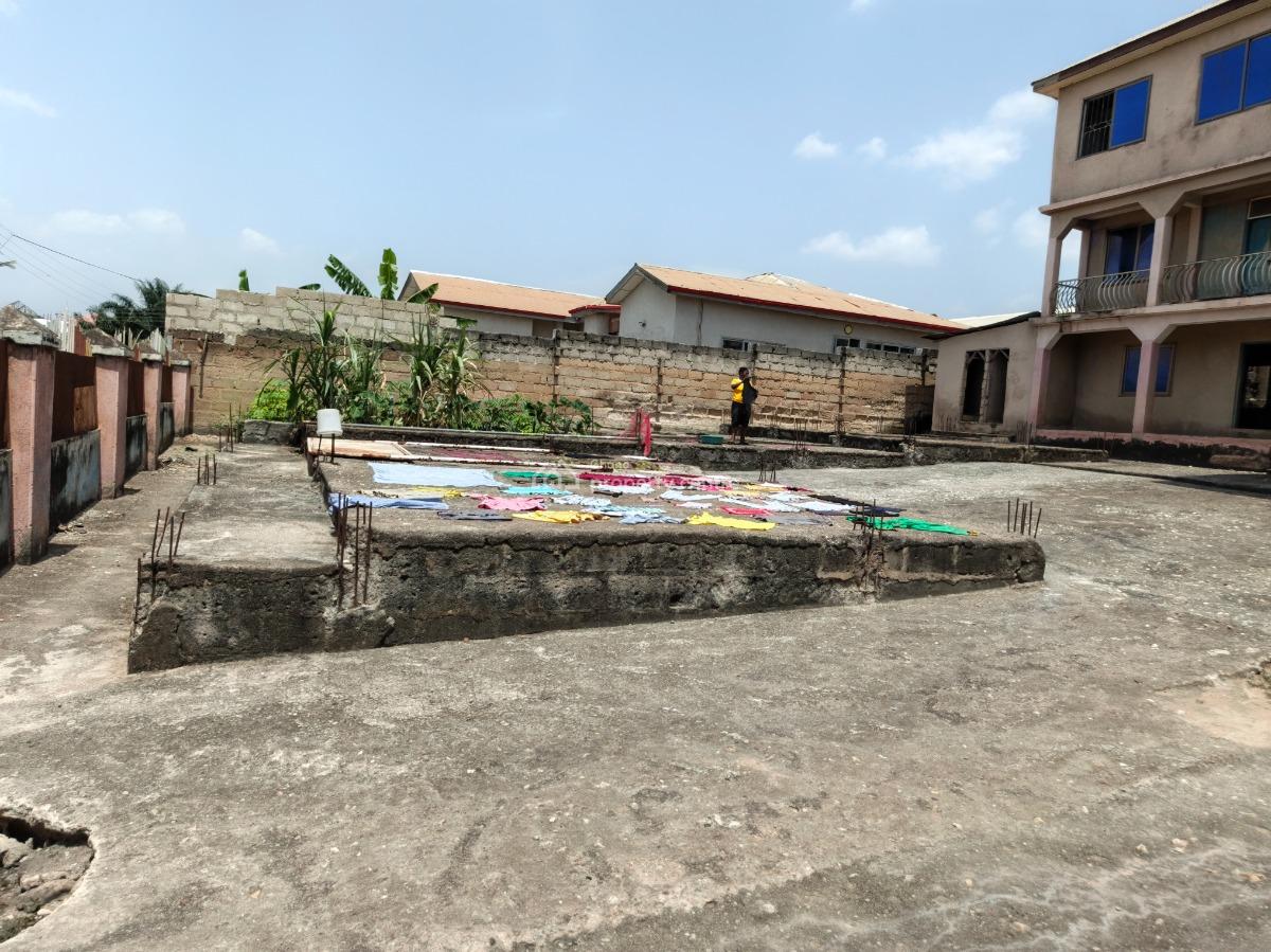School         ( 18 Class Rooms), Fawoade, on Tafo Pankrono Road., Kumasi Metropolitan, Ashanti, School for Sale