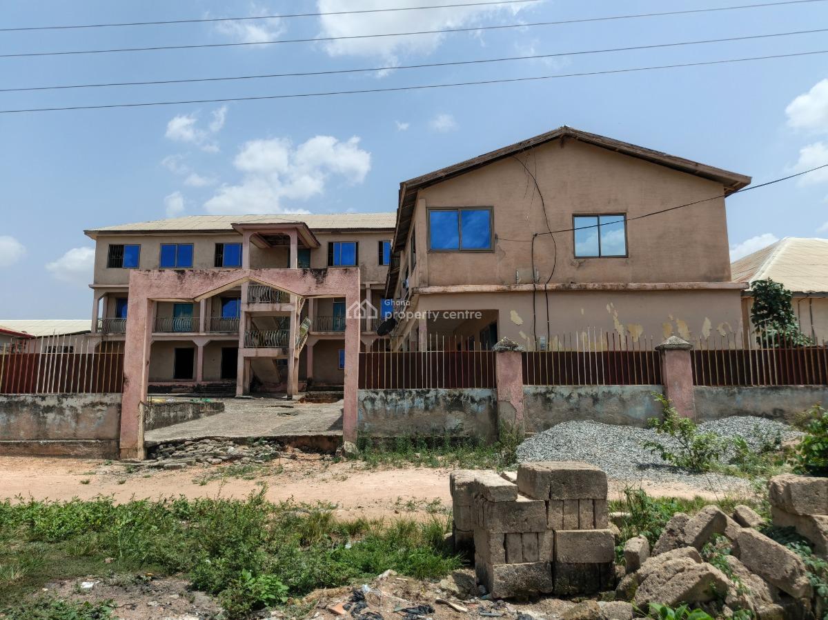 School         ( 18 Class Rooms), Fawoade, on Tafo Pankrono Road., Kumasi Metropolitan, Ashanti, School for Sale