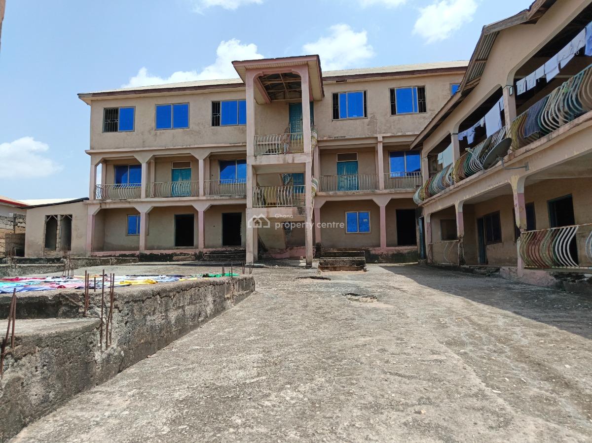 School         ( 18 Class Rooms), Fawoade, on Tafo Pankrono Road., Kumasi Metropolitan, Ashanti, School for Sale