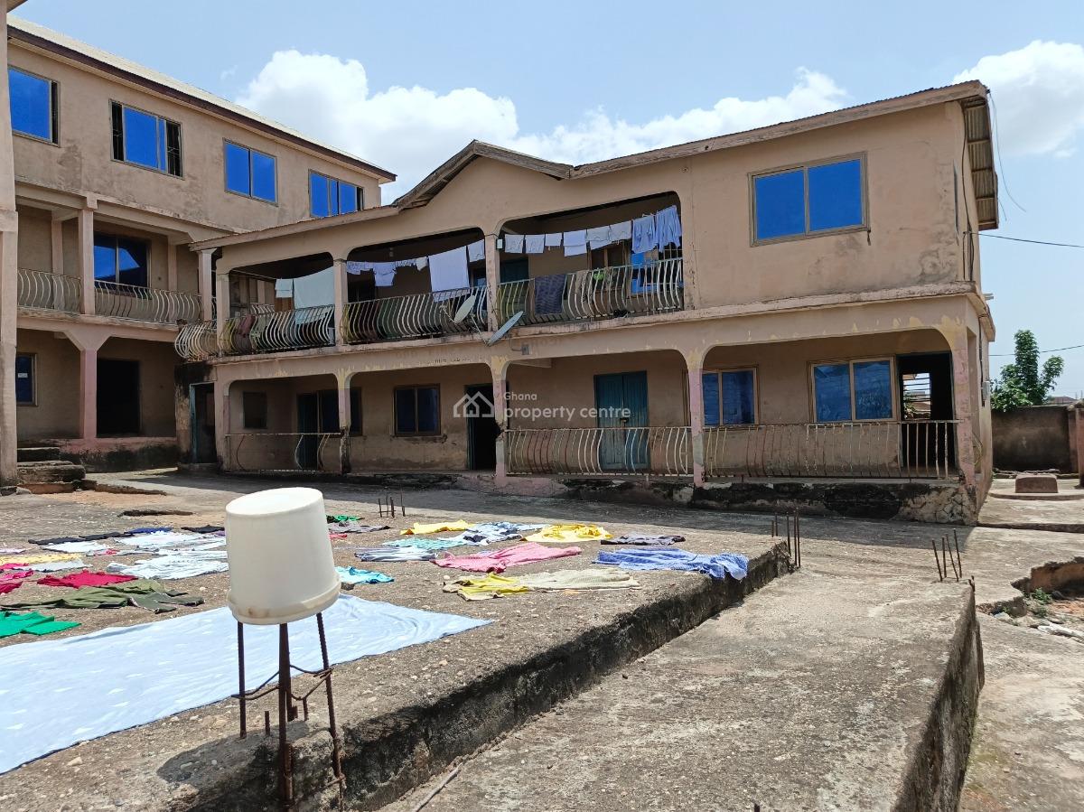 School         ( 18 Class Rooms), Fawoade, on Tafo Pankrono Road., Kumasi Metropolitan, Ashanti, School for Sale