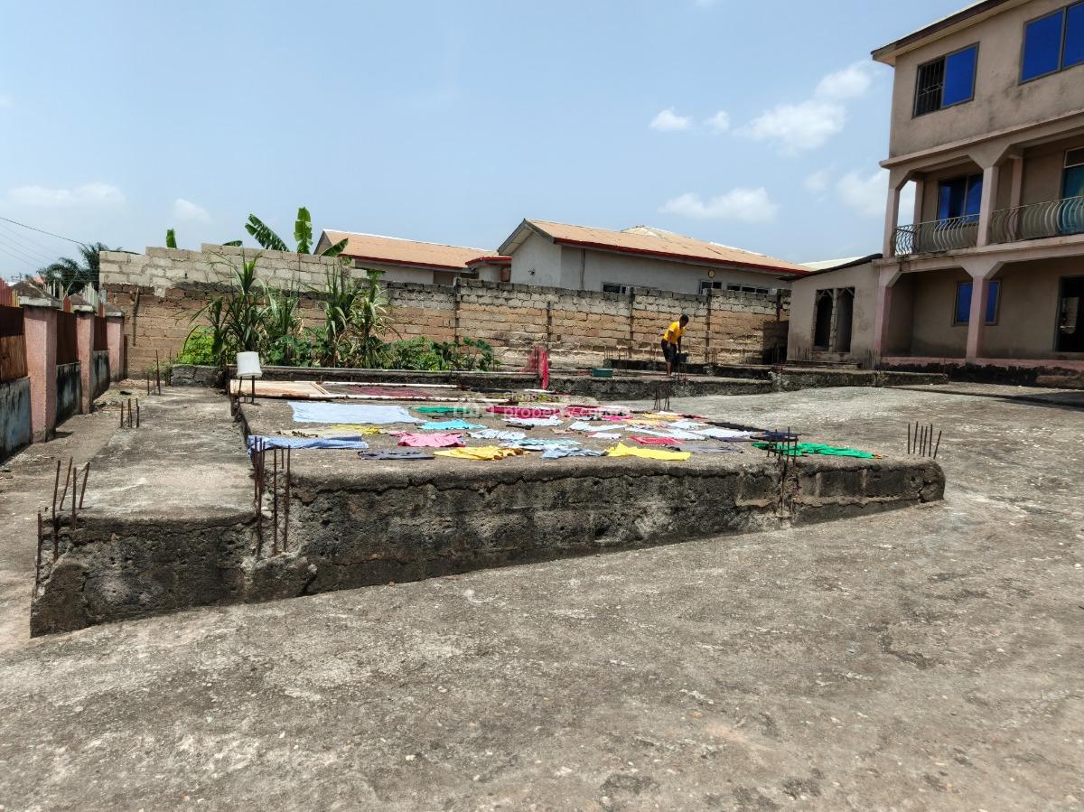 School         ( 18 Class Rooms), Fawoade, on Tafo Pankrono Road., Kumasi Metropolitan, Ashanti, School for Sale