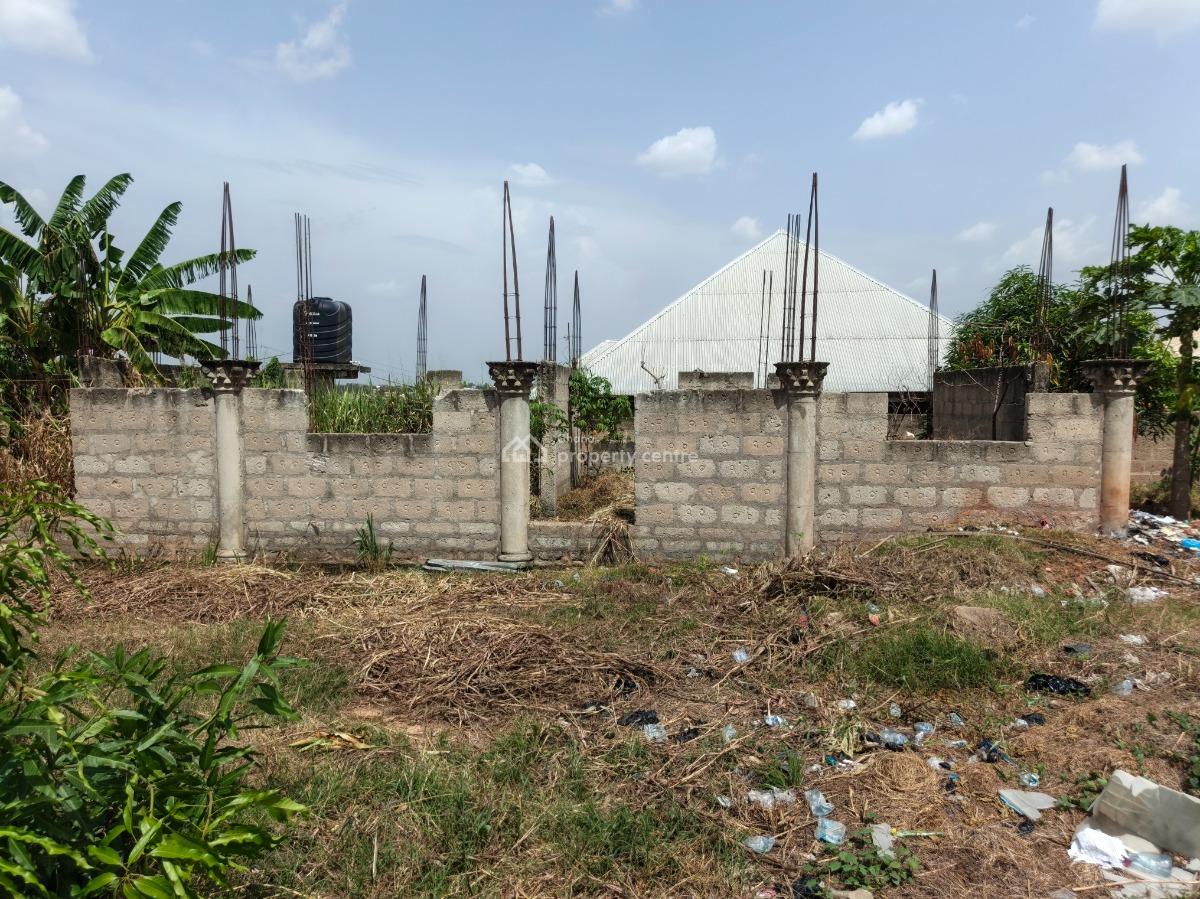 School.      ( Operational), Fawoade Bomfa. on Tafo Pankrono Road., Kumasi Metropolitan, Ashanti, School for Sale