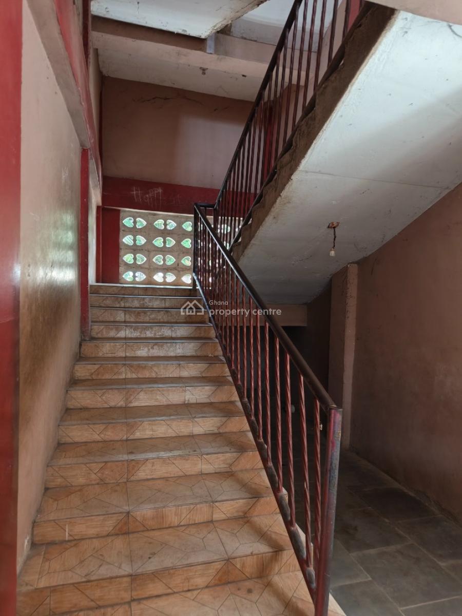 School.      ( Operational), Fawoade Bomfa. on Tafo Pankrono Road., Kumasi Metropolitan, Ashanti, School for Sale