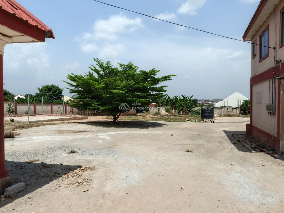 School.      ( Operational), Fawoade Bomfa. on Tafo Pankrono Road., Kumasi Metropolitan, Ashanti, School for Sale
