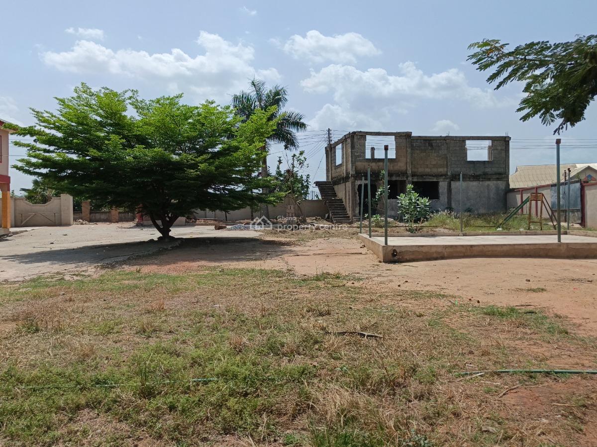 School.      ( Operational), Fawoade Bomfa. on Tafo Pankrono Road., Kumasi Metropolitan, Ashanti, School for Sale