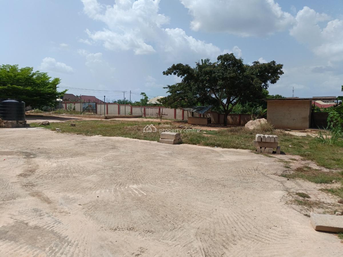 School.      ( Operational), Fawoade Bomfa. on Tafo Pankrono Road., Kumasi Metropolitan, Ashanti, School for Sale