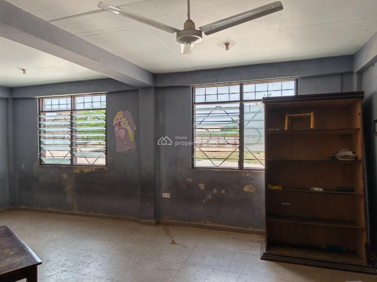 School.      ( Operational), Fawoade Bomfa. on Tafo Pankrono Road., Kumasi Metropolitan, Ashanti, School for Sale