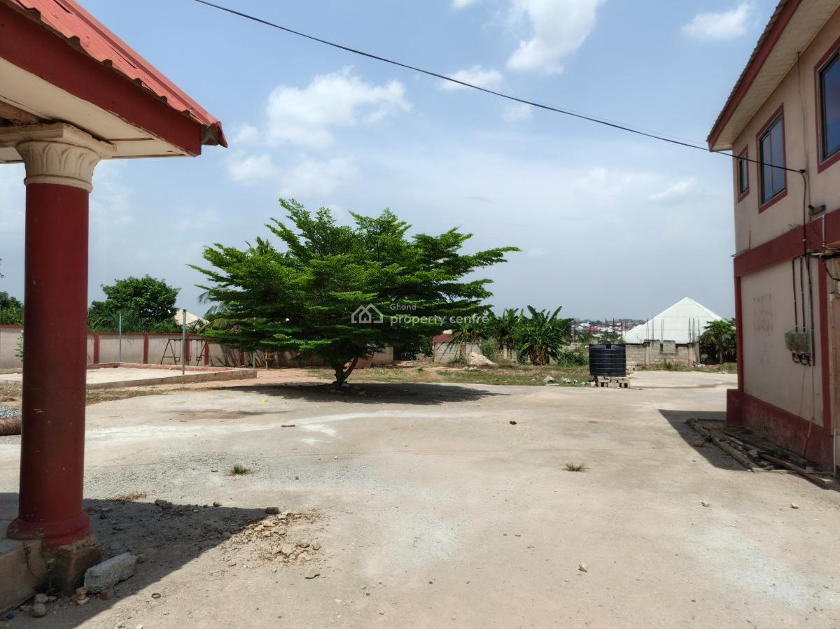 Property for Hospital, Hotel, Company Etc., Near Mampongteng, Pankrono Road., Kwabre, Ashanti, Commercial Property for Sale