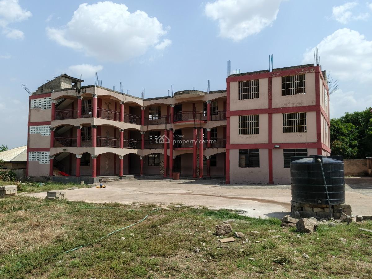 Property for Hospital, Hotel, Company Etc., Near Mampongteng, Pankrono Road., Kwabre, Ashanti, Commercial Property for Sale