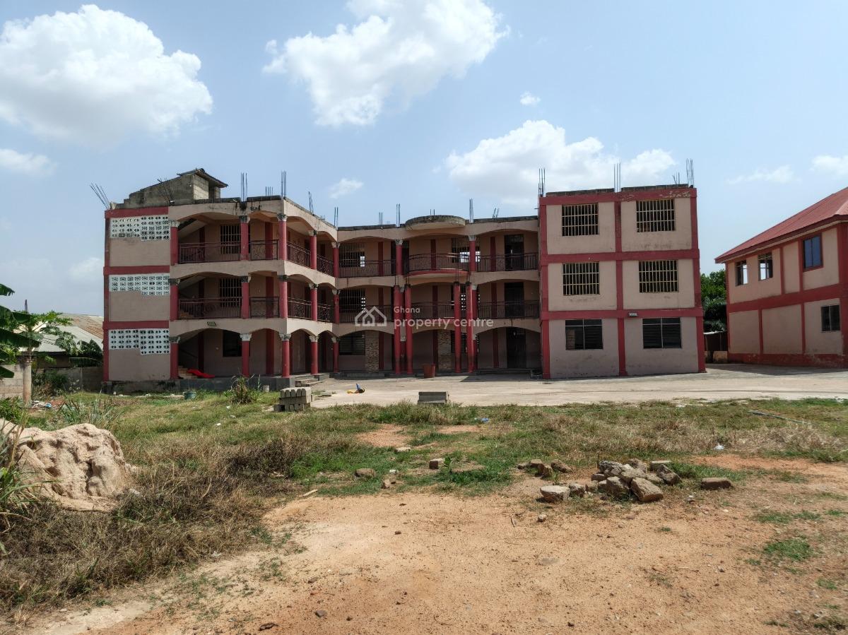 Property for Hospital, Hotel, Company Etc., Near Mampongteng, Pankrono Road., Kwabre, Ashanti, Commercial Property for Sale