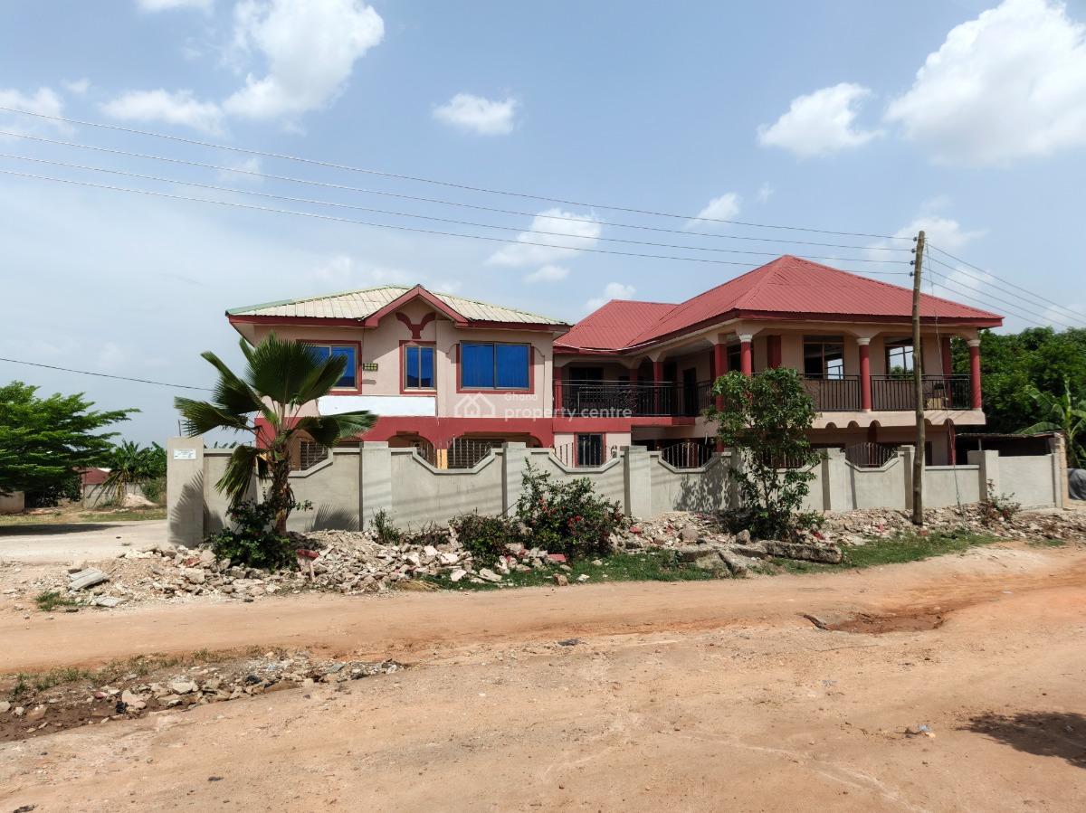 Property for Hospital, Hotel, Company Etc., Near Mampongteng, Pankrono Road., Kwabre, Ashanti, Commercial Property for Sale
