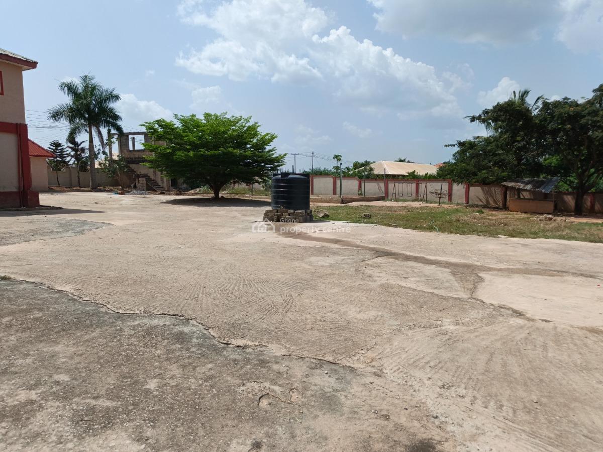 Property for Hospital, Hotel, Company Etc., Near Mampongteng, Pankrono Road., Kwabre, Ashanti, Commercial Property for Sale