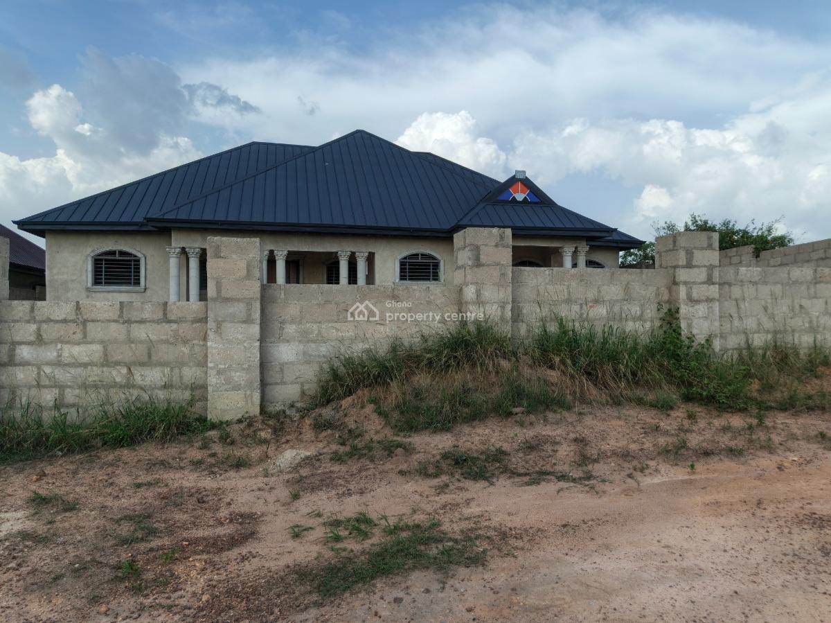 6 Bedrooms, Kenyasi Saaman, Near Bosore., Kumasi Metropolitan, Ashanti, House for Sale