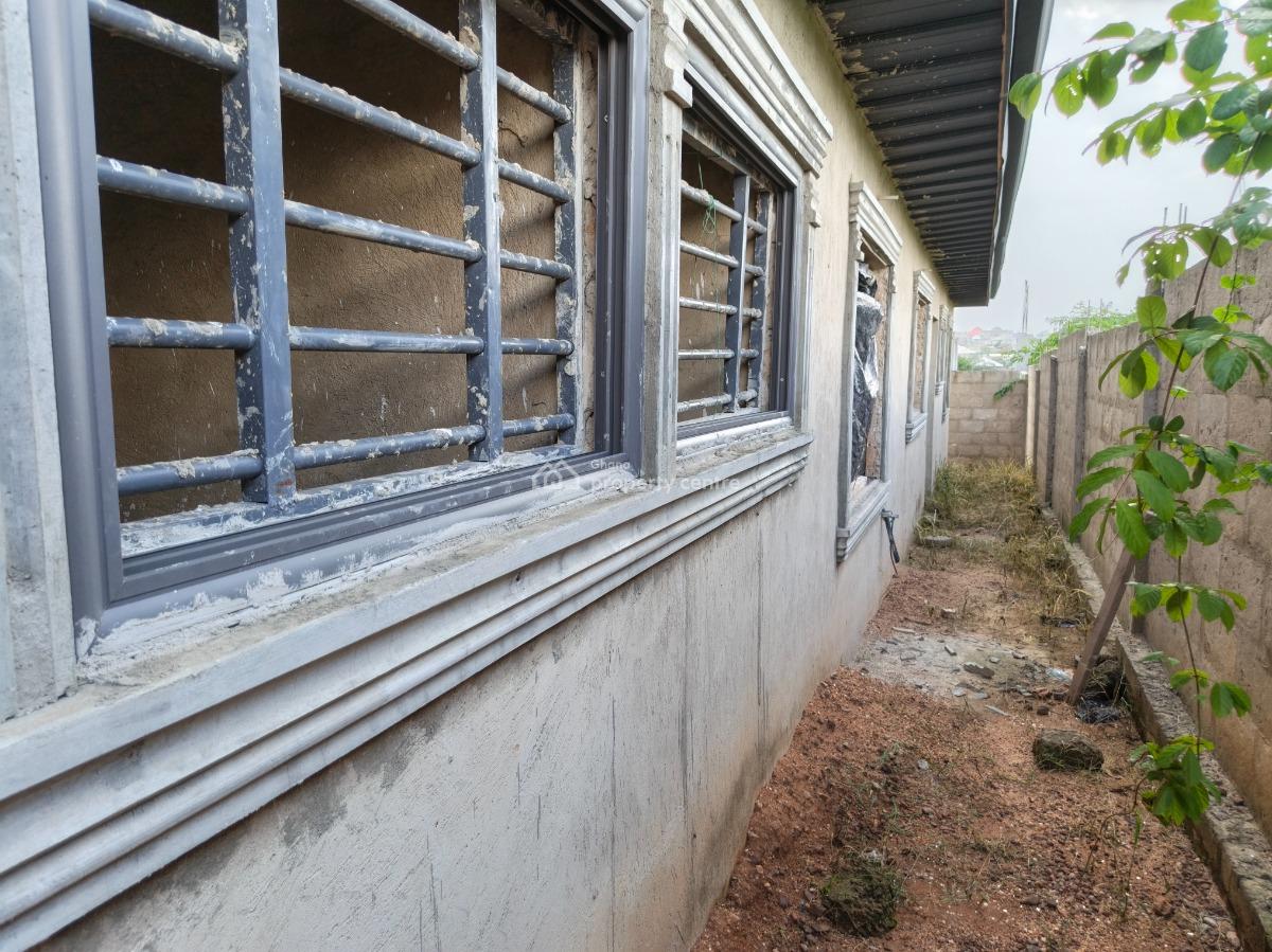 6 Bedrooms, Kenyasi Saaman, Near Bosore., Kumasi Metropolitan, Ashanti, House for Sale