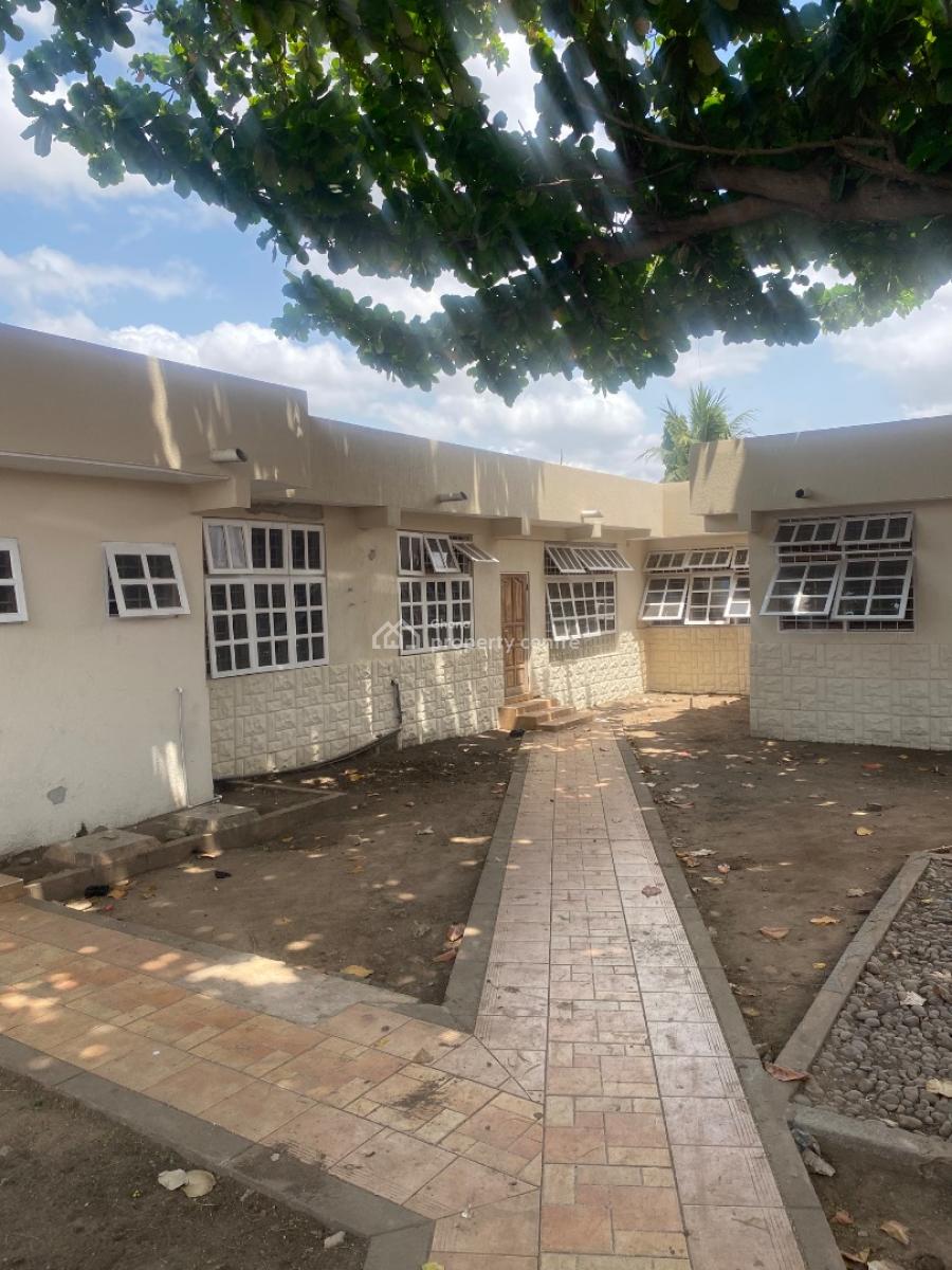 12 Bedrooms Office Space at Dome Market, Market Road, Dome, Ga East Municipal, Accra, Office Space for Rent