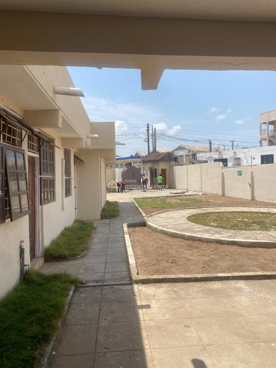 12 Bedrooms Office Space at Dome Market, Market Road, Dome, Ga East Municipal, Accra, Office Space for Rent