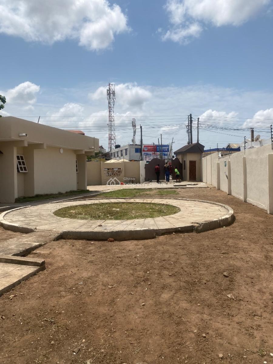 12 Bedrooms Office Space at Dome Market, Market Road, Dome, Ga East Municipal, Accra, Office Space for Rent