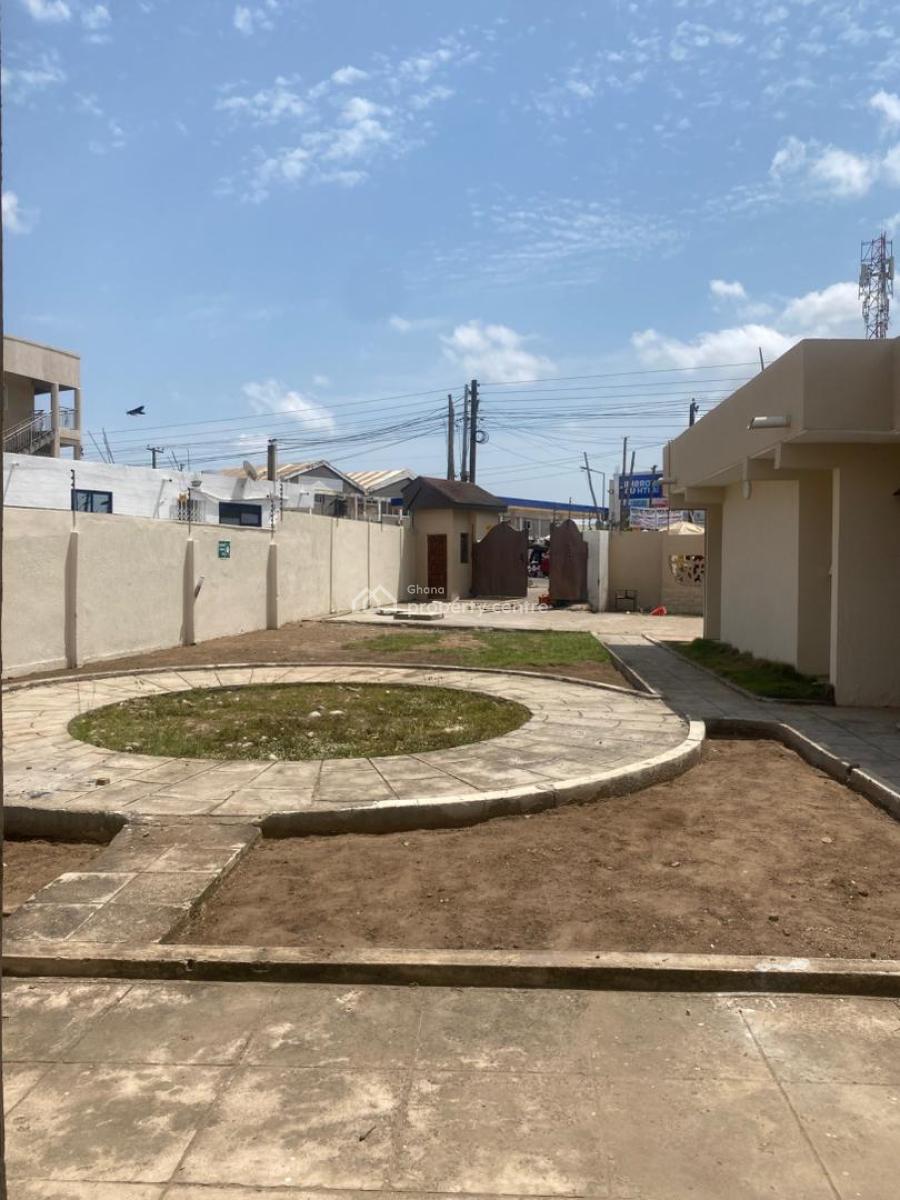 12 Bedroom Office Space, Dome Market Main Road, Dome, Ga East Municipal, Accra, Commercial Property for Rent