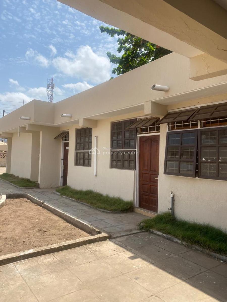 12 Bedroom Office Space, Dome Market Main Road, Dome, Ga East Municipal, Accra, Commercial Property for Rent