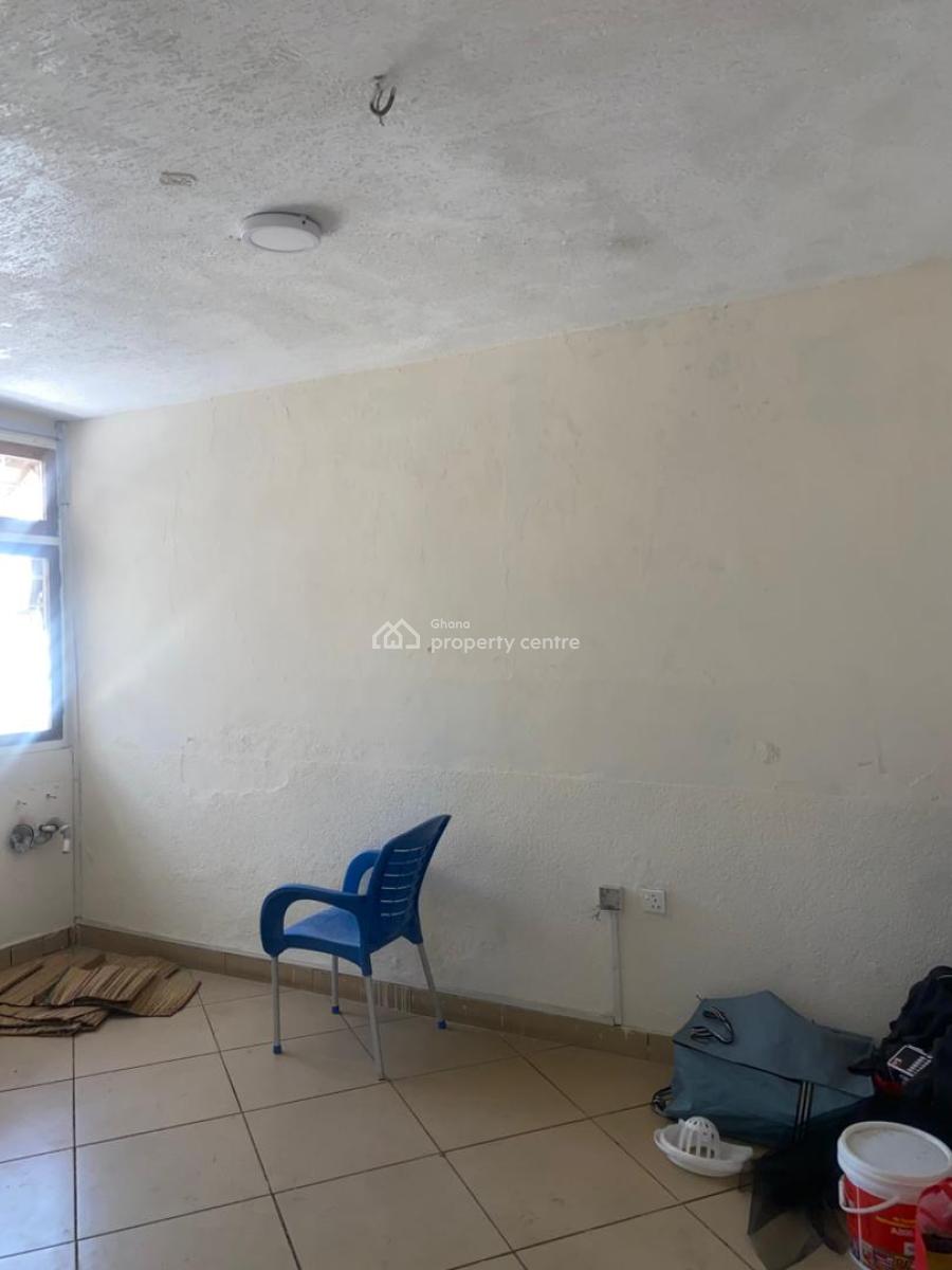 12 Bedroom Office Space, Dome Market Main Road, Dome, Ga East Municipal, Accra, Commercial Property for Rent