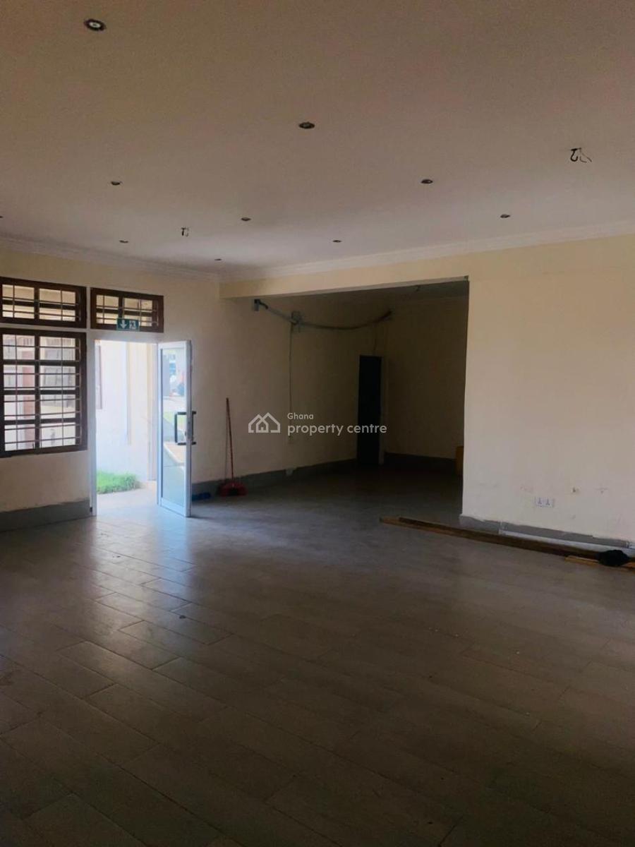 12 Bedroom Office Space, Dome Market Main Road, Dome, Ga East Municipal, Accra, Commercial Property for Rent