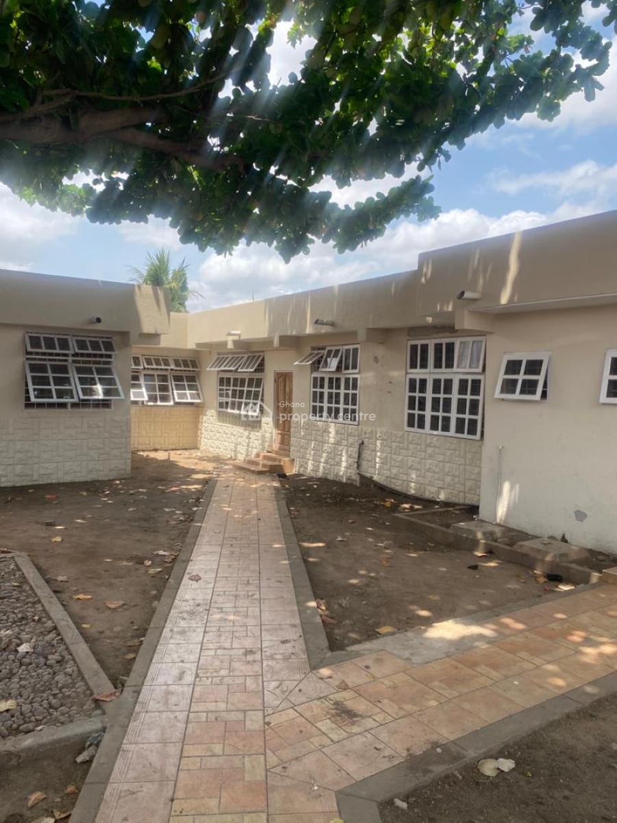 12 Bedroom Office Space, Dome Market Main Road, Dome, Ga East Municipal, Accra, Commercial Property for Rent
