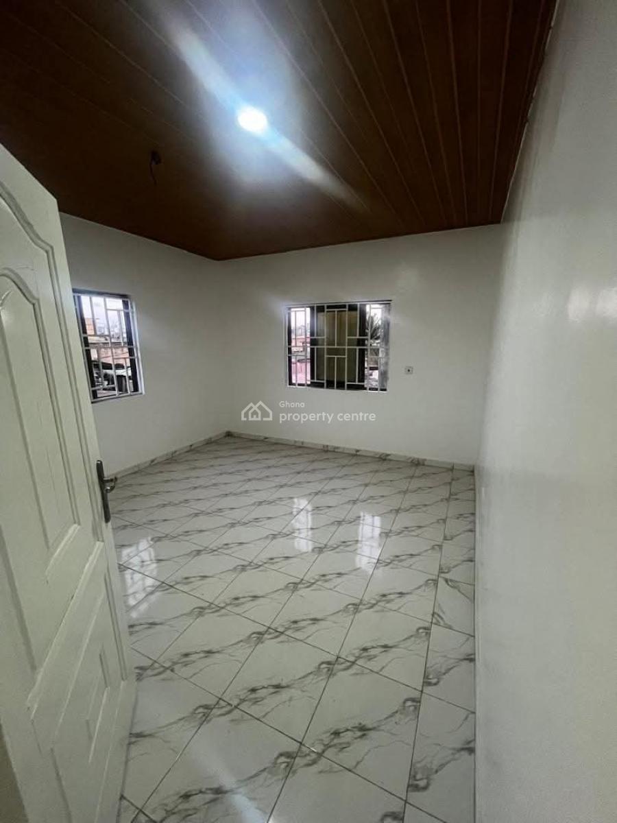 12 Bedroom Office Space, Dome Market Main Road, Dome, Ga East Municipal, Accra, Commercial Property for Rent