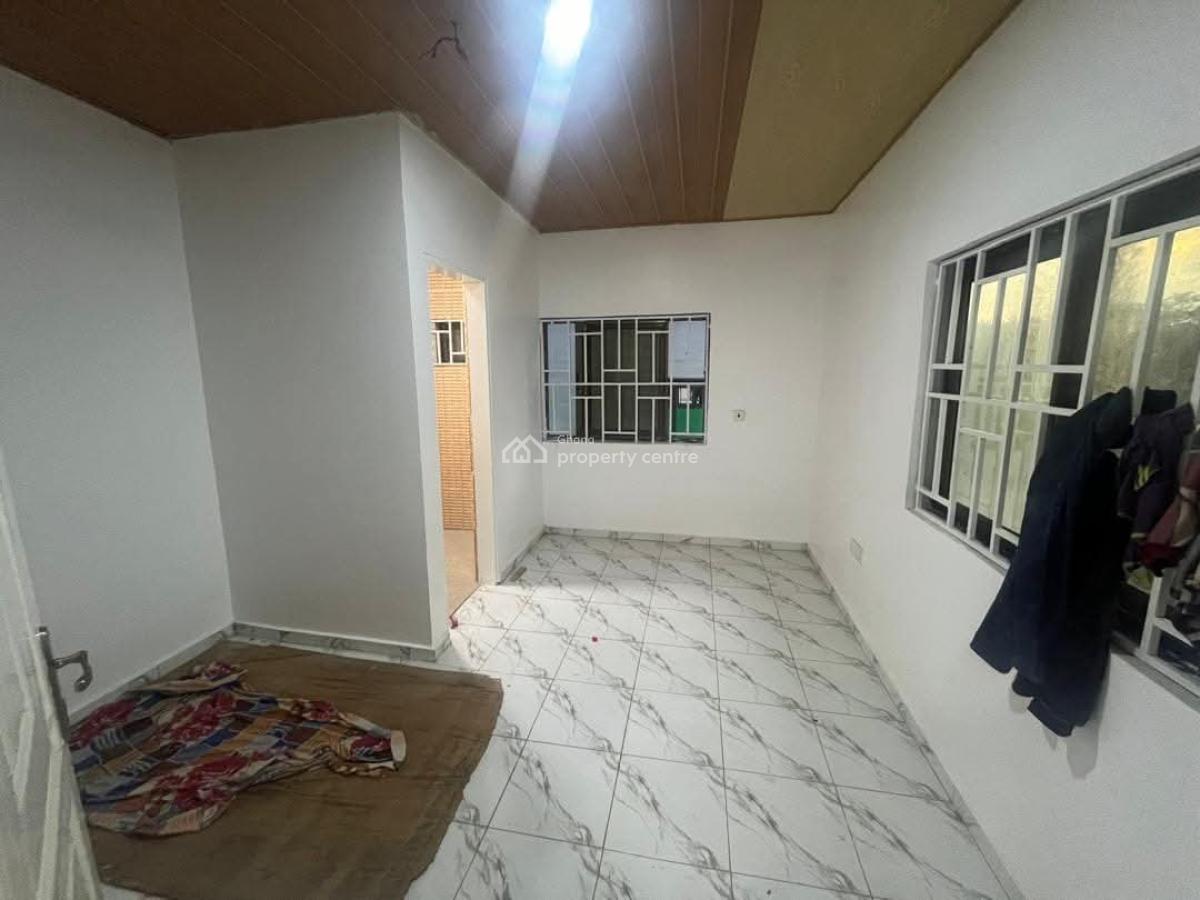 12 Bedroom Office Space, Dome Market Main Road, Dome, Ga East Municipal, Accra, Commercial Property for Rent