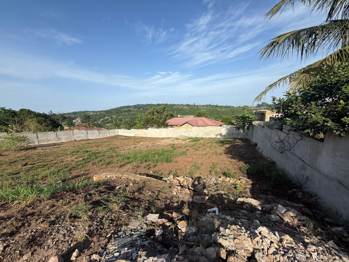 Land Measuring 125 By 100 Feet, Walled and Gated, Peduase Kitase, Near The Police Station, Aburi, Akuapim South Municipal, Eastern Region, Land for Sale