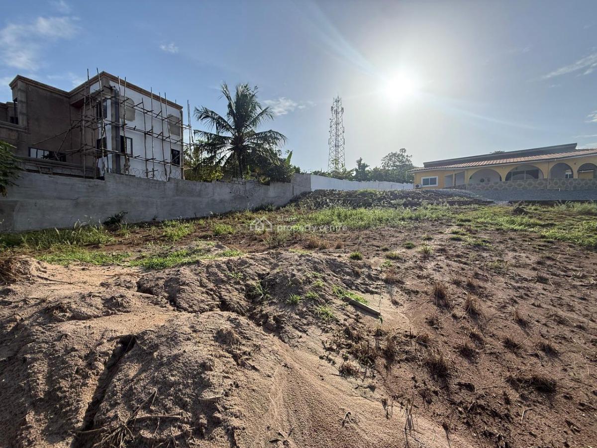 Land Measuring 125 By 100 Feet, Walled and Gated, Peduase Kitase, Near The Police Station, Aburi, Akuapim South Municipal, Eastern Region, Land for Sale