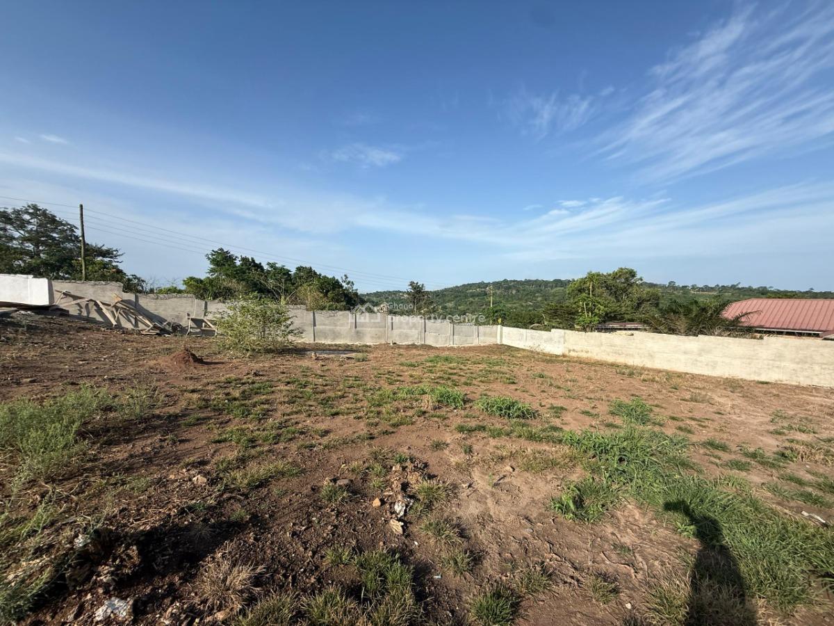 Land Measuring 125 By 100 Feet, Walled and Gated, Peduase Kitase, Near The Police Station, Aburi, Akuapim South Municipal, Eastern Region, Land for Sale
