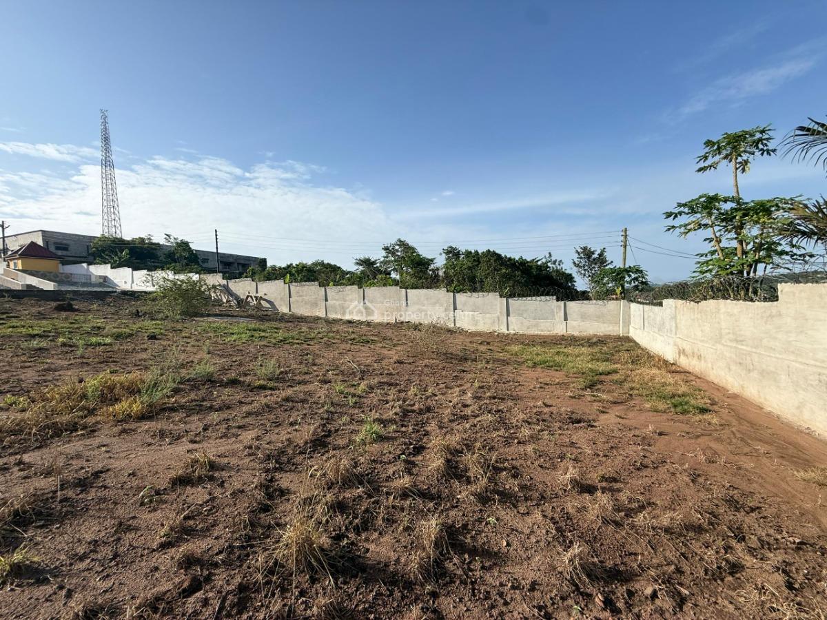 Land Measuring 125 By 100 Feet, Walled and Gated, Peduase Kitase, Near The Police Station, Aburi, Akuapim South Municipal, Eastern Region, Land for Sale