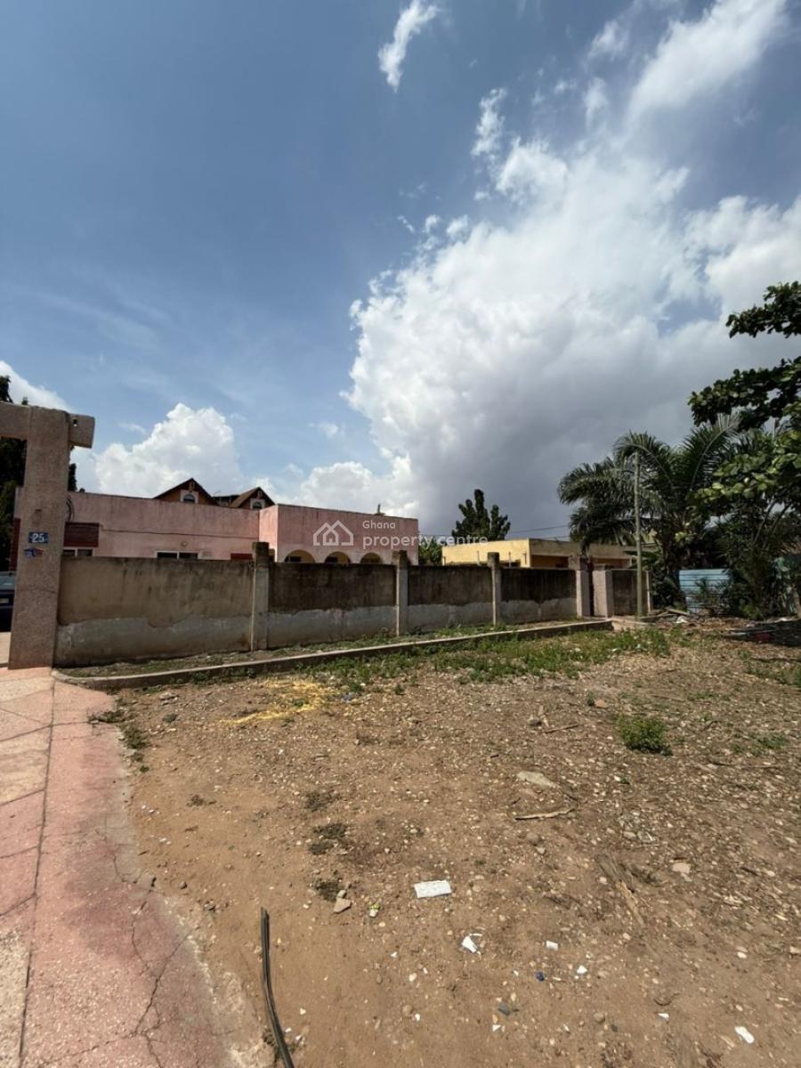 7 Bedrooms Old House  on 130 By 100  Land with Title  Certificate   T, Abc, Achimota, Accra, House for Sale