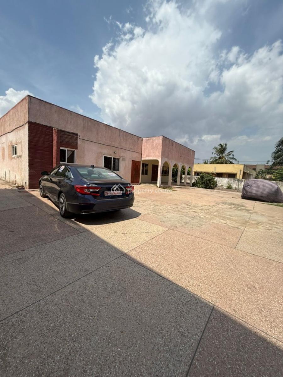7 Bedrooms Old House  on 130 By 100  Land with Title  Certificate   T, Abc, Achimota, Accra, House for Sale