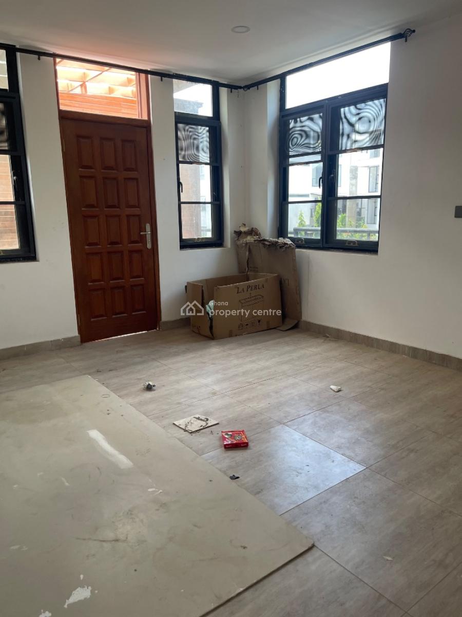 Extraordinary Town House in East Airport, After Palace Mall, East Airport, Airport Residential Area, Accra, Townhouse for Sale