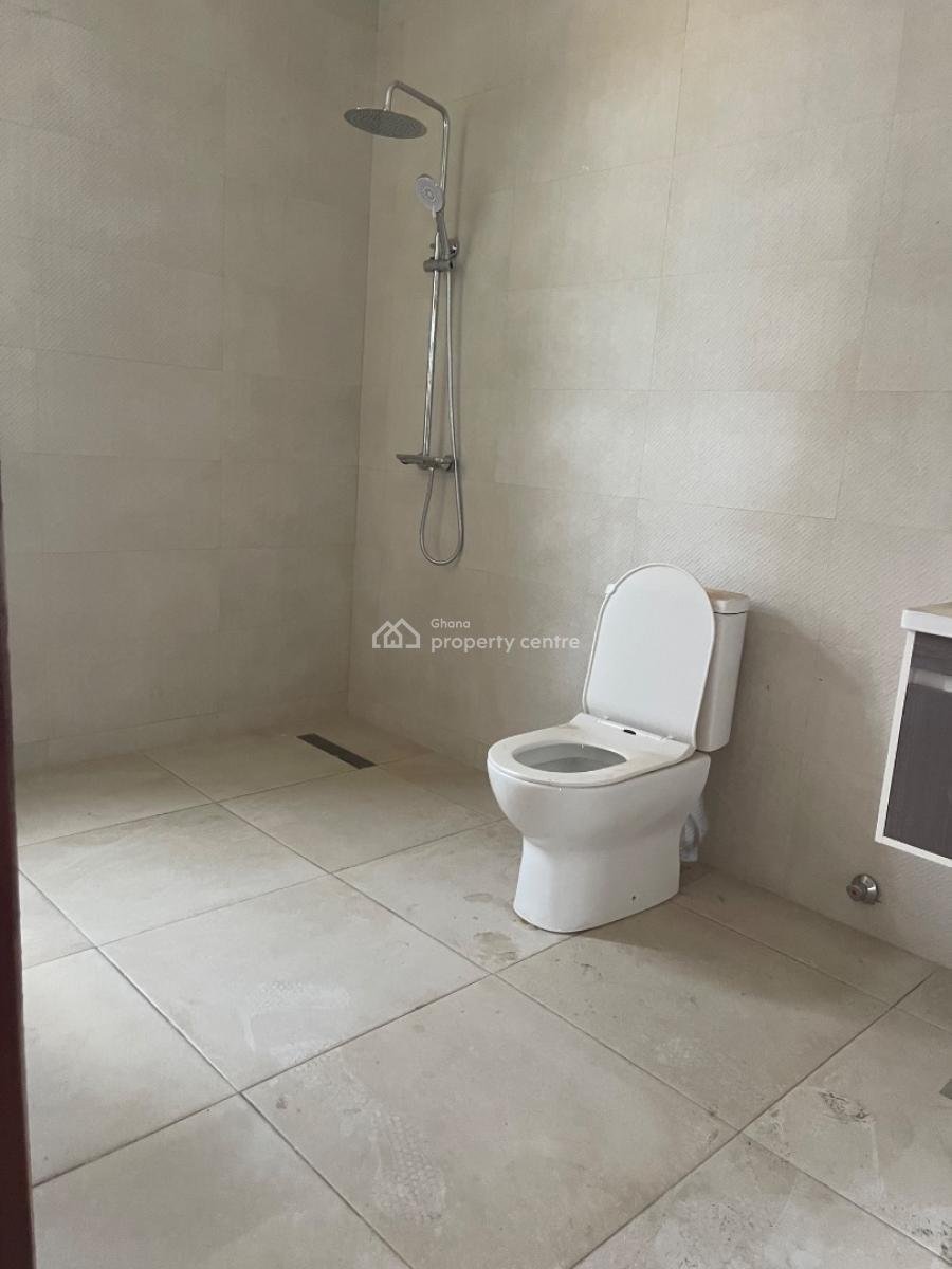 Extraordinary Town House in East Airport, After Palace Mall, East Airport, Airport Residential Area, Accra, Townhouse for Sale