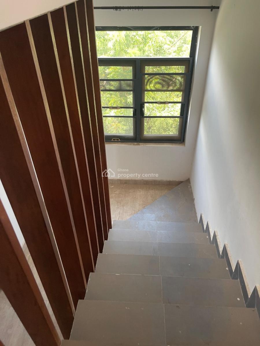Extraordinary Town House in East Airport, After Palace Mall, East Airport, Airport Residential Area, Accra, Townhouse for Sale