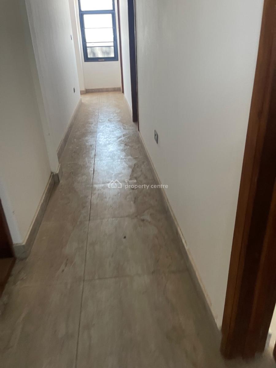 Extraordinary Town House in East Airport, After Palace Mall, East Airport, Airport Residential Area, Accra, Townhouse for Sale