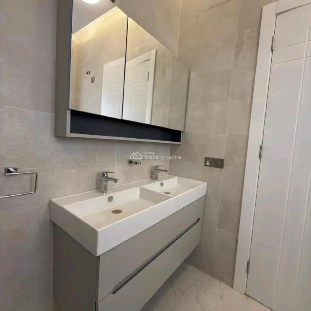 Ultra-modern 4-bedroom+bq@ East Airport, Accra, East Airport, Airport Residential Area, Accra, Townhouse for Sale