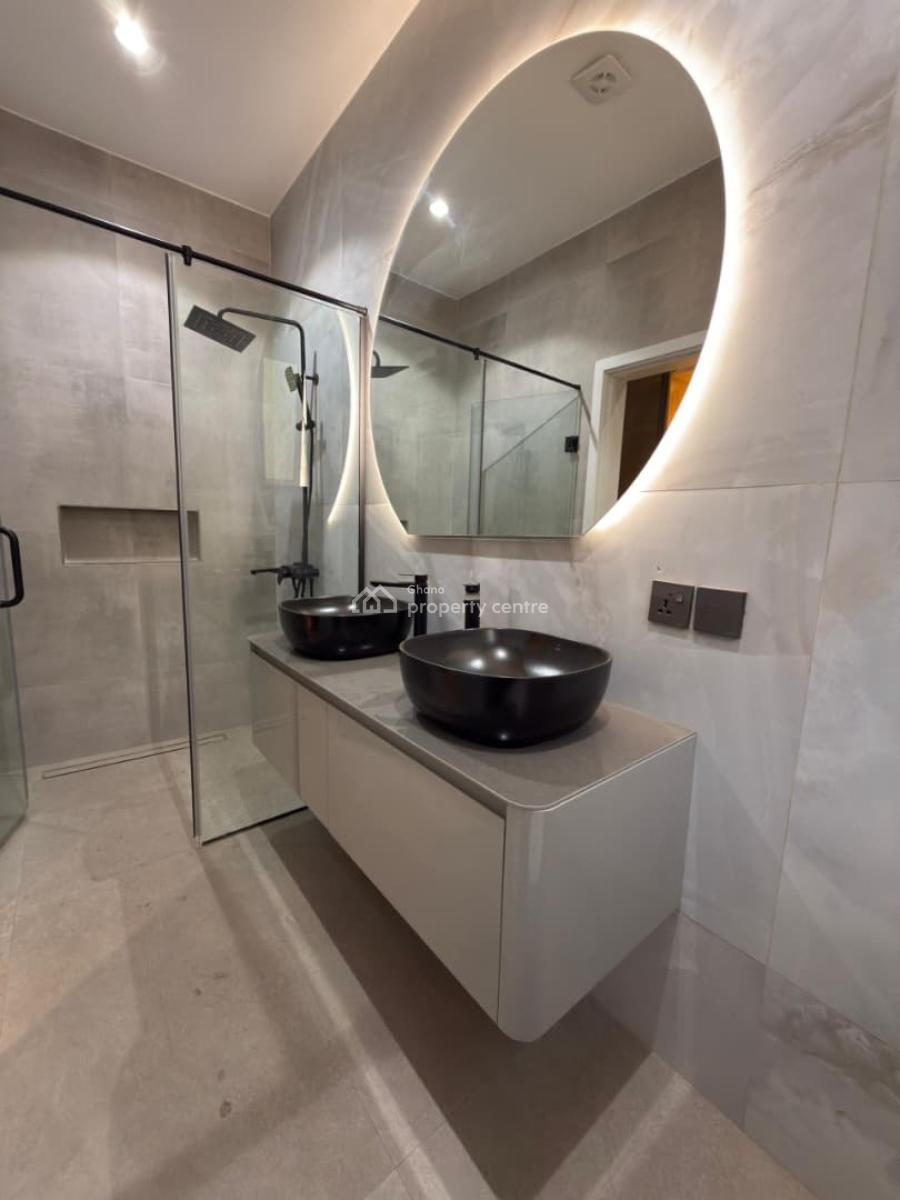 Executive 4 Bedrooms, East Airport, Airport Residential Area, Accra, Townhouse for Sale