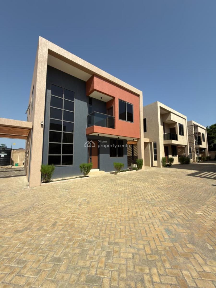 Executive 4 Bedrooms, East Airport, Airport Residential Area, Accra, Townhouse for Sale