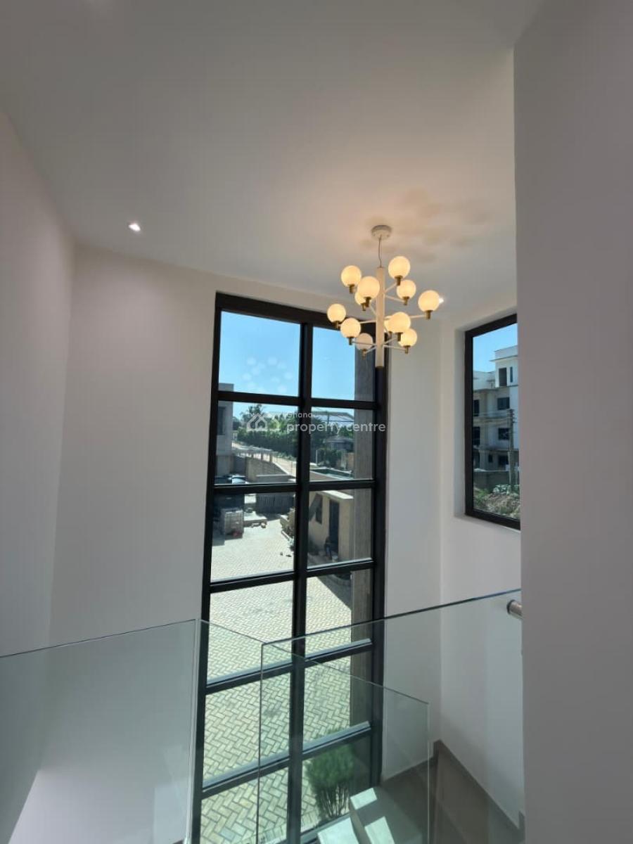 Executive 4 Bedrooms, East Airport, Airport Residential Area, Accra, Townhouse for Sale